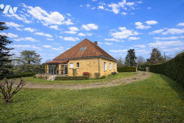 A VENDRE - SARLAT LA CANEDA - Maison de 156 m² sur parcelle de 4173 m²