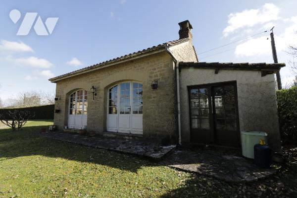 A VENDRE - SARLAT LA CANEDA - Maison de 156 m² sur parcelle de 4173 m²