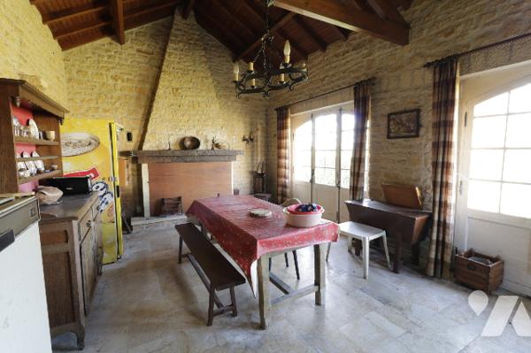 A VENDRE - SARLAT LA CANEDA - Maison de 156 m² sur parcelle de 4173 m²