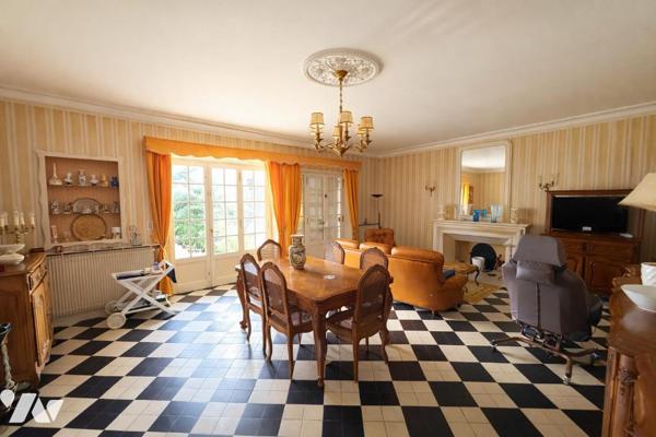 A VENDRE - SARLAT LA CANEDA - Maison de 156 m² sur parcelle de 4173 m²