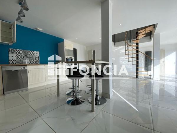 Location Maison 5 pièces 142.7 m² - 6 RUE DU CHEMIN VERT Angliers 17540