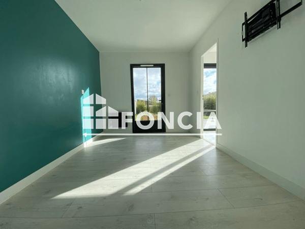 Location Maison 5 pièces 142.7 m² - 6 RUE DU CHEMIN VERT Angliers 17540