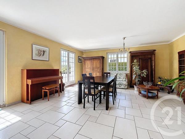 Maison à vendre  9 pièces - 231 m 2   ST JULIEN LES METZ  - 57