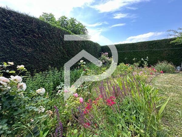 FONTAINE LE COMTE - BOURG - PROCHE COMMODITES - MAISON FAMILIALE - 4 CHAMBRES -