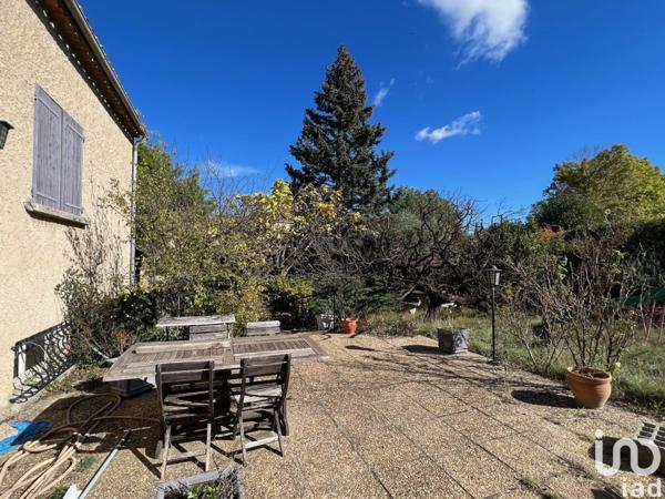 Maison traditionnelle 6 pièces de 160 m² à Auriol (13390)