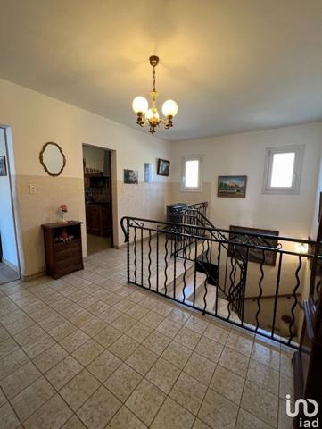 Maison traditionnelle 6 pièces de 160 m² à Auriol (13390)