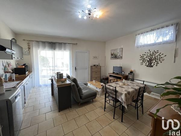 Maison traditionnelle 6 pièces de 160 m² à Auriol (13390)