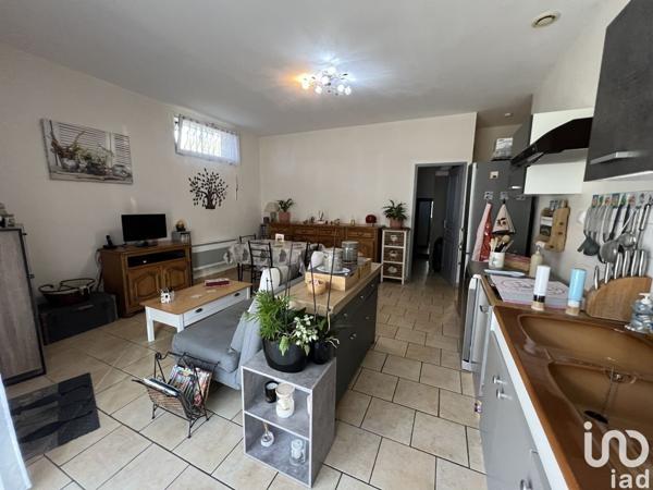 Maison traditionnelle 6 pièces de 160 m² à Auriol (13390)