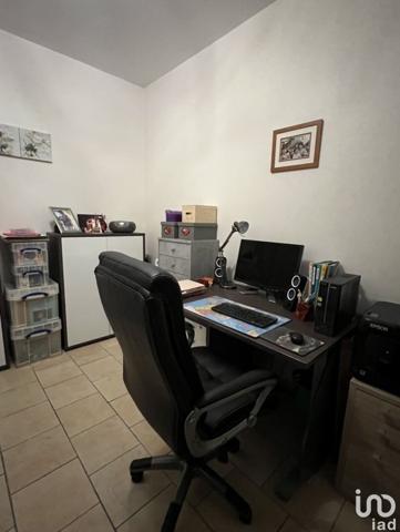 Maison traditionnelle 6 pièces de 160 m² à Auriol (13390)