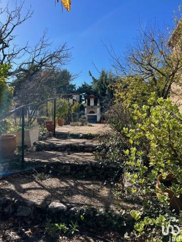 Maison traditionnelle 6 pièces de 160 m² à Auriol (13390)