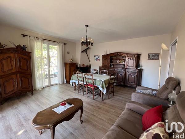 Maison traditionnelle 6 pièces de 160 m² à Auriol (13390)