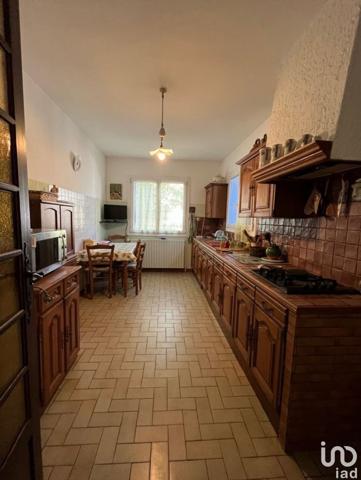 Maison traditionnelle 6 pièces de 160 m² à Auriol (13390)