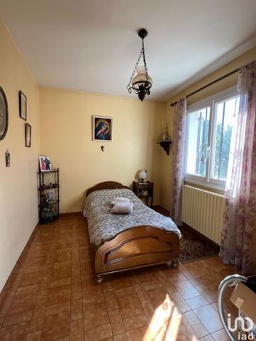 Maison traditionnelle 6 pièces de 160 m² à Auriol (13390)