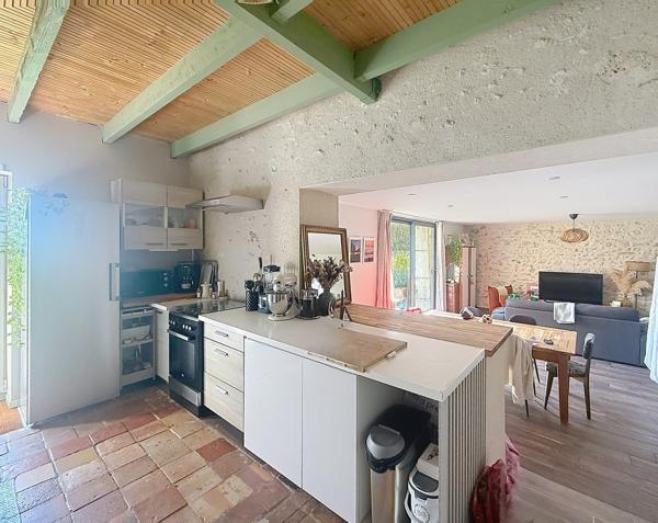 À vendre - Maison ancienne, 8 pièces située à Azay-sur-Cher (37270)