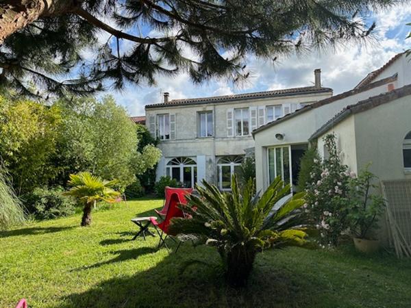 Maison de caractère Centre de Rochefort 5 chambres, 304 m² hab
