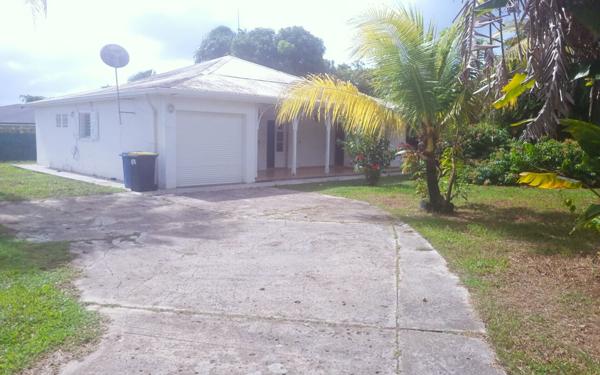 Maison à louer    5 pièces •  Baie-Mahault