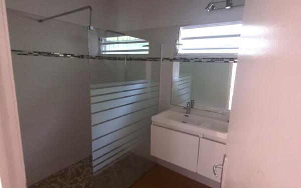 Maison à louer    5 pièces •  Baie-Mahault