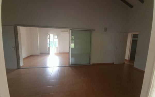 Maison à louer    5 pièces •  Baie-Mahault