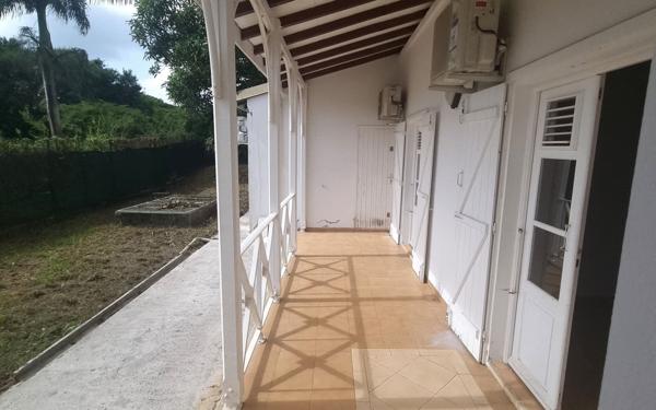 Maison à louer    5 pièces •  Baie-Mahault