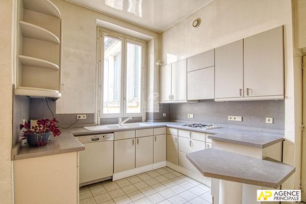 Versailles Notre-Dame- Appartement duplex 8 pièces 303 m² au sol avec garage €1 995 000 ** - Référence 25574