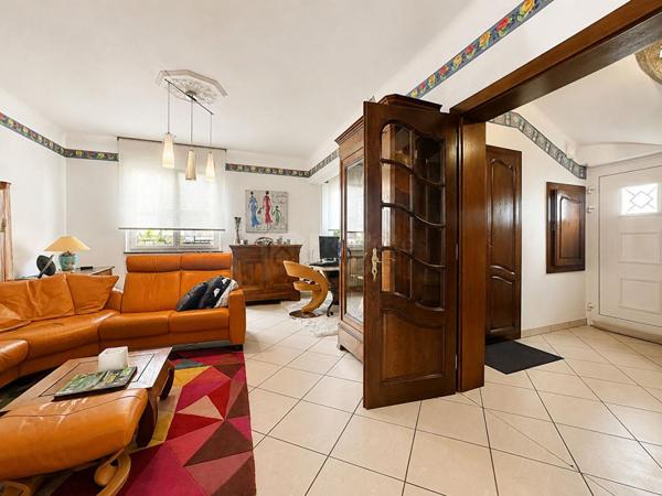 METZ-SABLON - ENSEMBLE IMMOBILIER À FORT POTENTIEL LOCATIF AVEC 2 LOGEMENTS, JARDIN ET 5 GARAGES