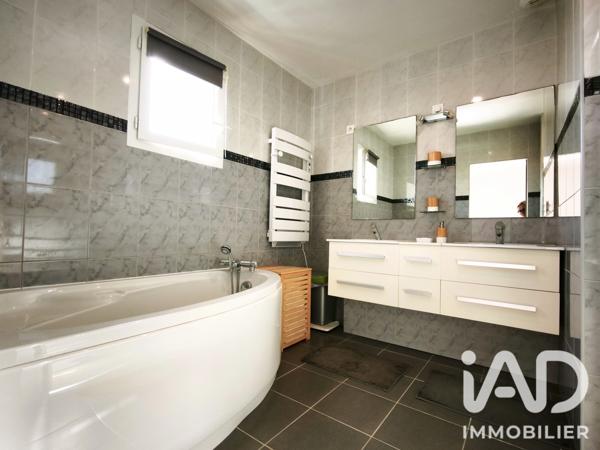Maison à vendre 5 pièces 137 m² Maubert-Fontaine
