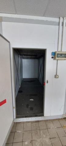 Beau local de 400 m² en zone  commerciale Mutzig