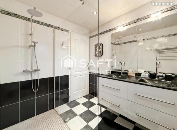 Contemporaine, 4 chambres, sur 517m² de jardin