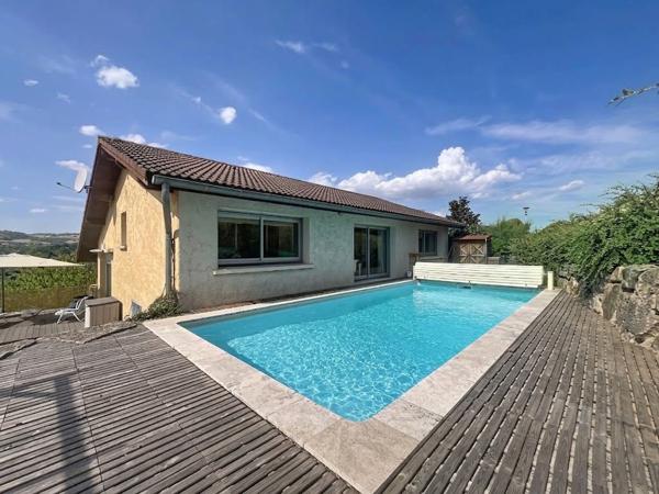 Maison familiale beaux volumes vue dégagée 5 chambres garage piscine