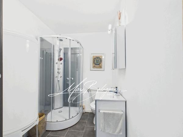 Six-Fours-les-Plages (83140) Lumineuse villa avec piscine - TALIAN, secteur recherché !