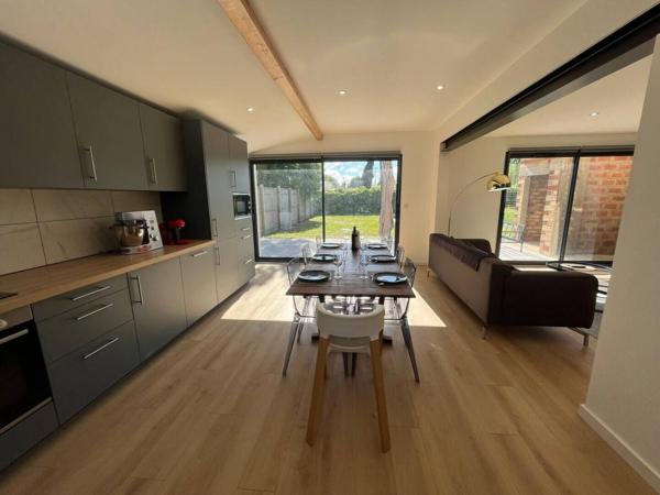 Maison 4 pièces de 132m² habitables, 162m² avec le garage à Sainte Hélène 33480 à 15min de Saint Médard en Jalles