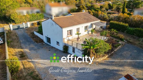 Maison
         5 pièces
        - 139 m² 297 825 € *