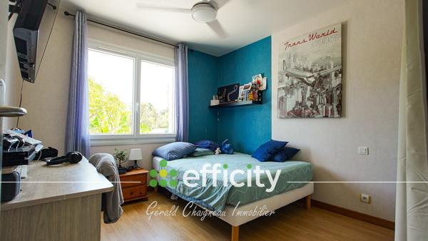 Maison
         5 pièces
        - 139 m² 297 825 € *