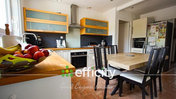 Maison
         5 pièces
        - 139 m² 297 825 € *