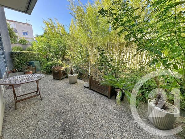 Appartement F3 à vendre  3 pièces - 52,30 m 2   LAGORD  - 17
