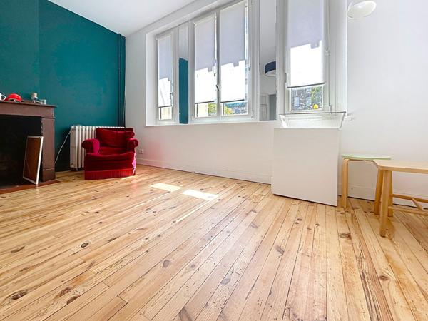 MAISON FAMILIALE RÉNOVÉE, GRAND JARDIN EN ESPALIER, À DEUX PAS DE LA GARE ET DES COMMODITÉS