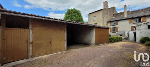 Maison de village 8 pièces de 112 m² à Saint-Loup-Lamairé (79600)