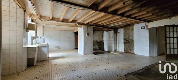 Maison de village 8 pièces de 112 m² à Saint-Loup-Lamairé (79600)