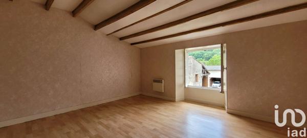 Maison de village 8 pièces de 112 m² à Saint-Loup-Lamairé (79600)