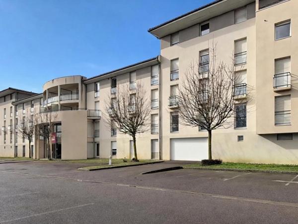 Appartement loué de type F2 avec parking