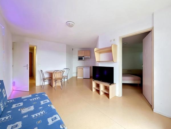 Appartement loué de type F2 avec parking