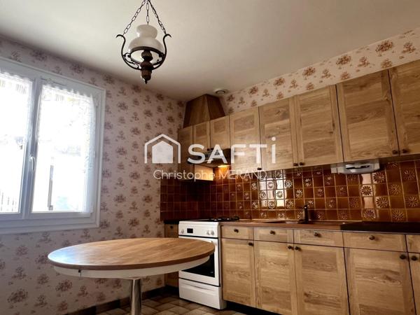 Beau pavillon dans le centre de DANGE SAINT ROMAIN