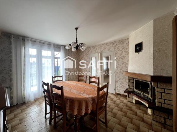 Beau pavillon dans le centre de DANGE SAINT ROMAIN