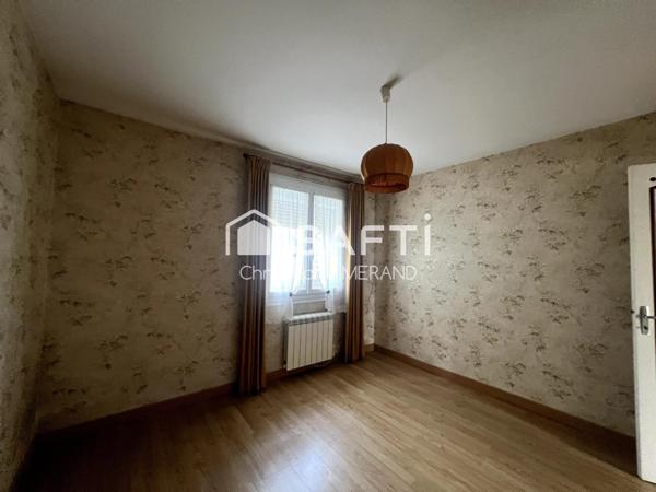 Beau pavillon dans le centre de DANGE SAINT ROMAIN