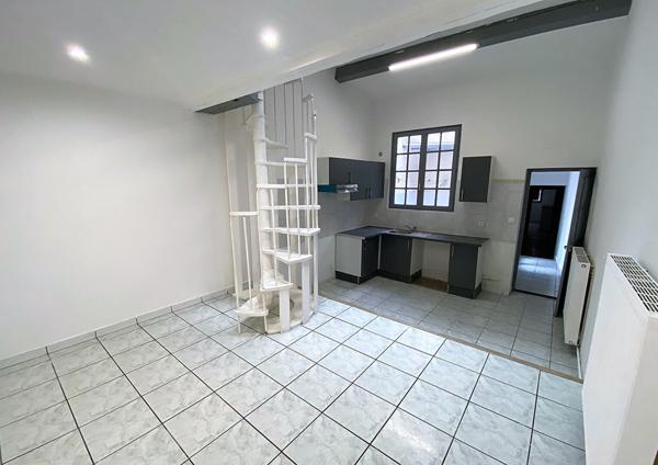 Maison de ville 80 m² à Carcassonne Bastide Saint Louis avec terrasse et location en cours