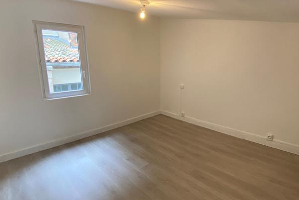 Maison de ville 80 m² à Carcassonne Bastide Saint Louis avec terrasse et location en cours