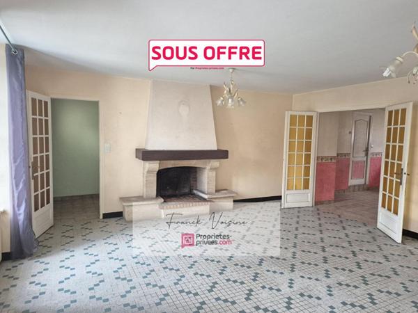A VENDRE aux Herbiers, Ensemble de 2 logements à rénover de 115 m2 env et de dépendances sur une parcelle de 1380 m2 env