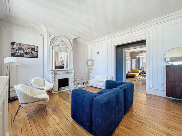 Lille Centre – Superbe appartement de 220 m² dans un immeuble de caractère