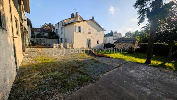 Maison en pierre de 197 m²