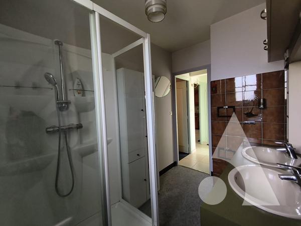 Immeuble 5 pièces 111 m2